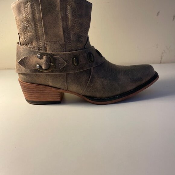 Natural Reflections Kaylee Buckle Ankle Boots - Picture 3 of 5